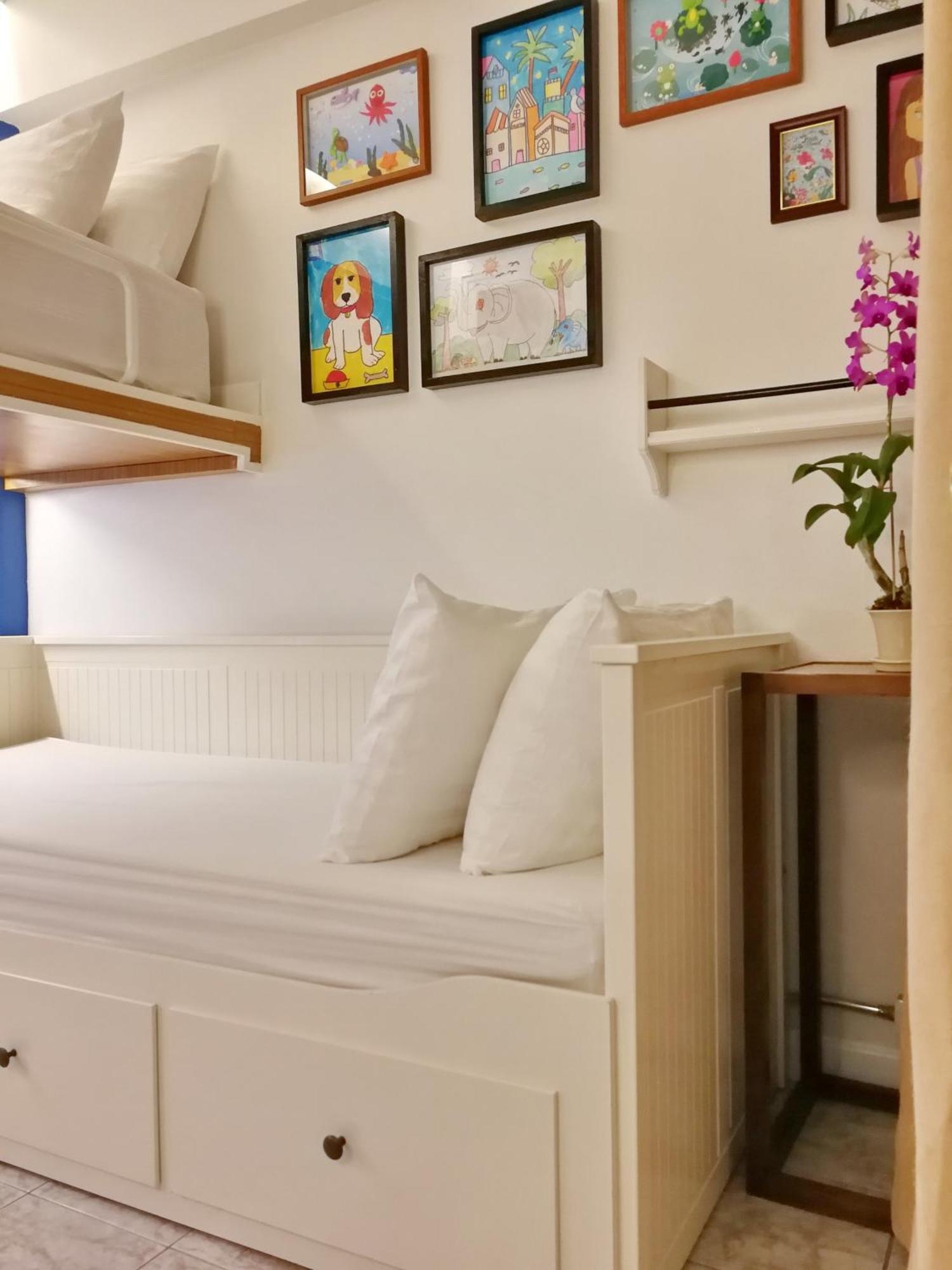 Bed In Town Hostel Chiang Mai Exterior photo
